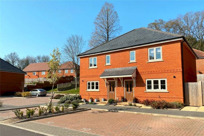 3 Bedroom Semi-Detached House For Sale In Dunnett Close, Hartley Wintney, Hook, RG27