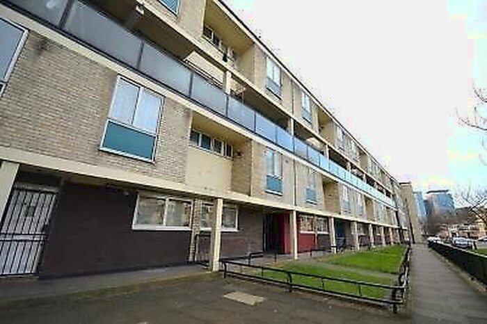 3 Bedroom Maisonette To Rent In Stepney Way, Whitechapel/Stepney Green, E1