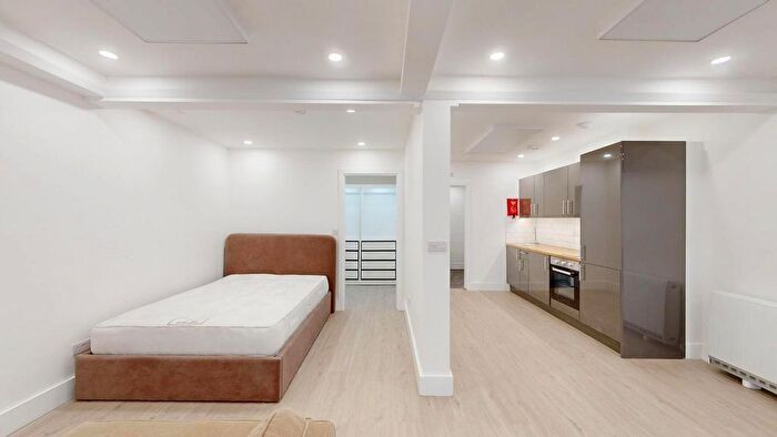 Studio To Rent In Kilburn High Road, London, NW6