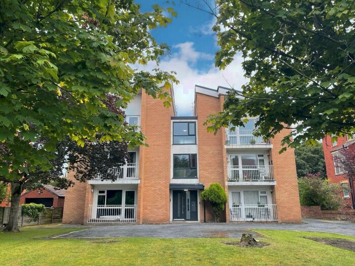 2 Bedroom Flat To Rent In Cambridge Road, Southport, Merseyside, PR9