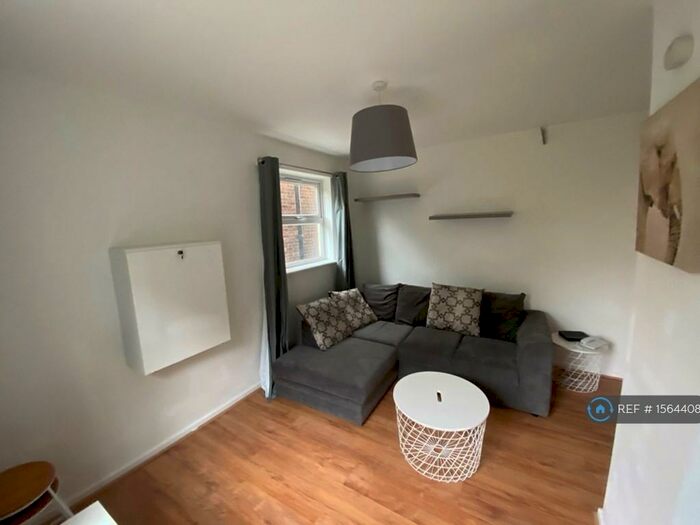 1 Bedroom Flat To Rent In Harrogate Court, London, SE12