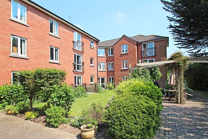 2 Bedroom Property For Sale In Byron Court, Chichester, PO19