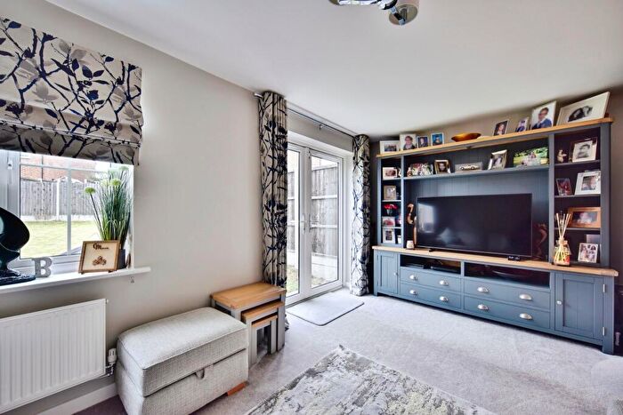 4 Bedroom Town House For Sale In Hop Garden Crescent, Sittingbourne, ME9