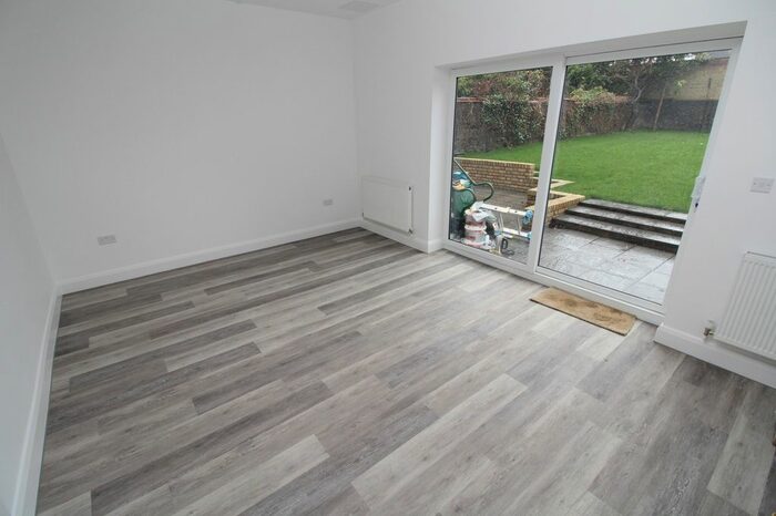 2 Bedroom Flat To Rent In Rodway Road, Bromley, BR1