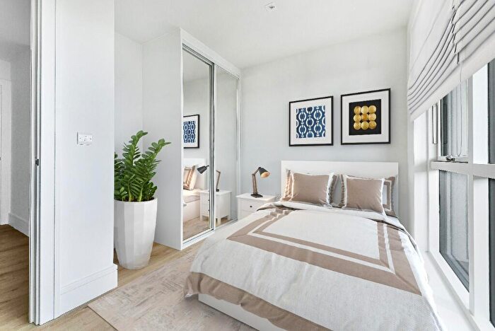 3 Bedroom Flat To Rent In North End Road, Wembley, Middlesex, HA9