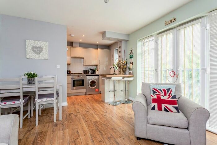 2 Bedroom Flat To Rent In Huxley Court, Stratford-Upon-Avon CV37