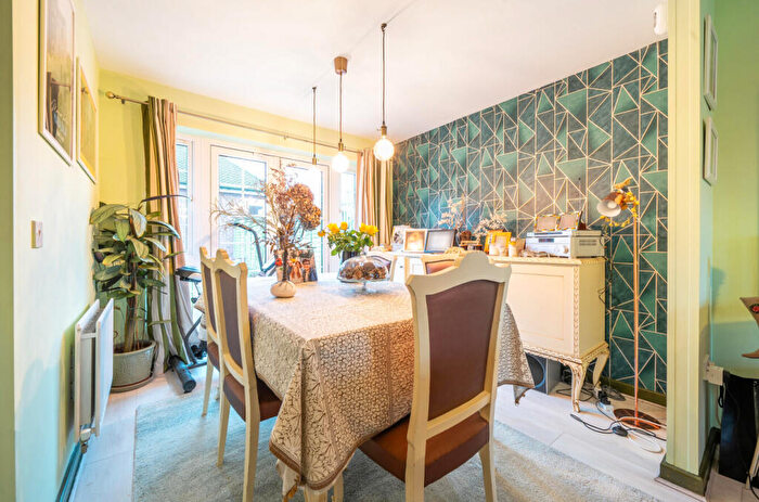 3 Bedroom Terraced House For Sale In Teeswater, Buckingham, MK18