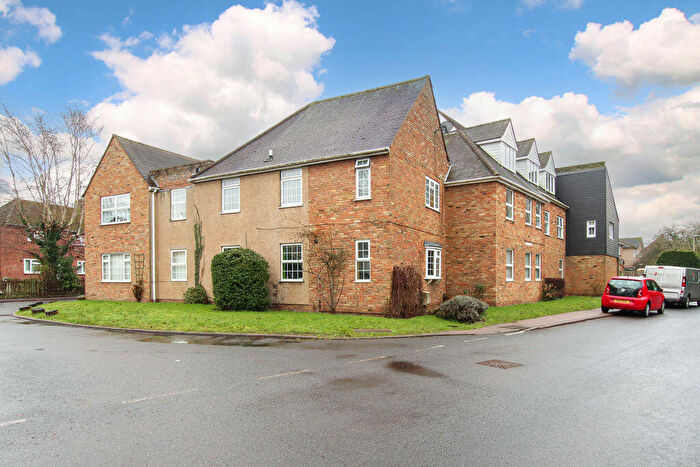 2 Bedroom Apartment For Sale In The School, Wilstone, HP23