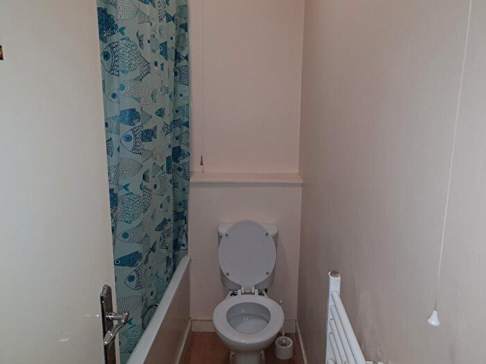 3 Bedroom Flat To Rent In Union Place, West End, Dundee, DD2