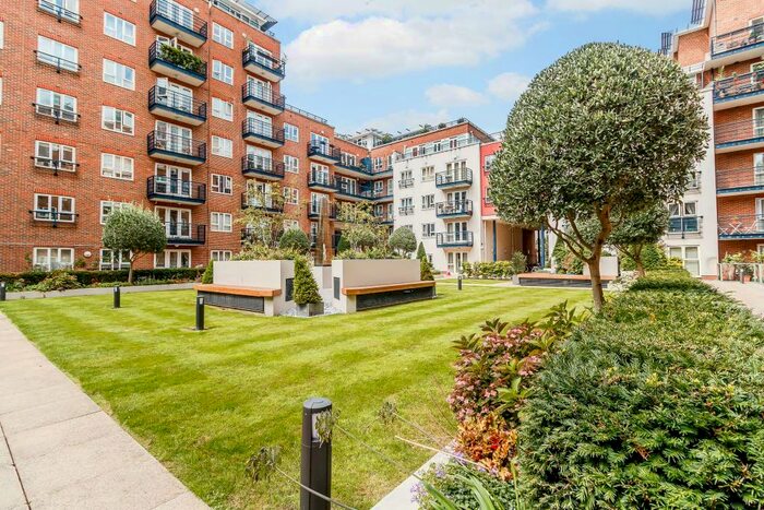 2 Bedroom Apartment To Rent In Royal Quarter, Seven Kings Way, Kingston Upon Thames, KT2