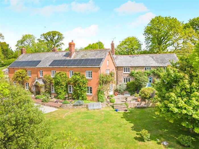 6 Bedroom Detached House For Sale In Whitestone, Exeter, Devon, EX4