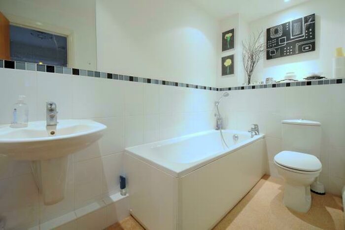 2 Bedroom Apartment To Rent In George Morland House, Abingdon, OX14