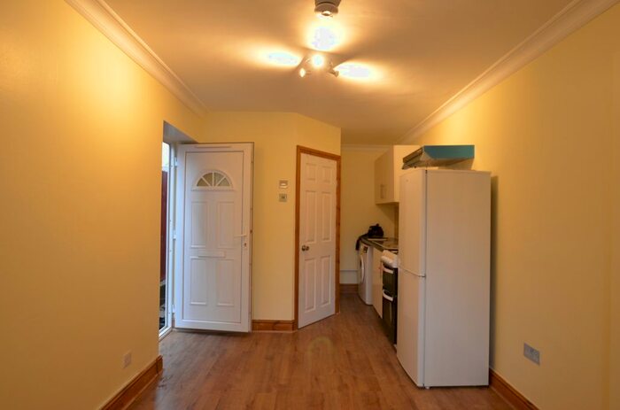 Studio To Rent In Colne Avenue, Watford, WD19