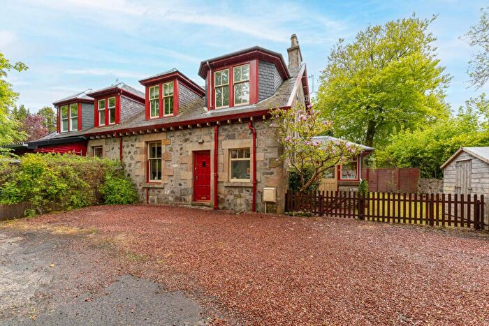 3 Bedroom Semi-Detached House For Sale In Howford, Gryffe Grove, Bridge Of Weir, PA11