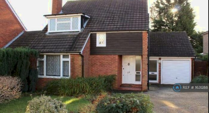 3 Bedroom Detached House To Rent In Cotton Road, Potters Bar, EN6