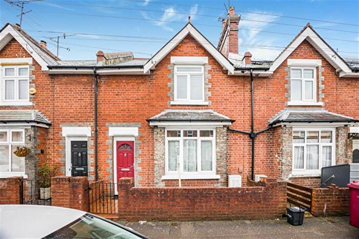 3 Bedroom Terraced House To Rent In Kings Road, Caversham, RG4