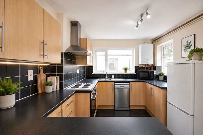 5 Bedroom House To Rent In Donald Street, Cardiff, CF24