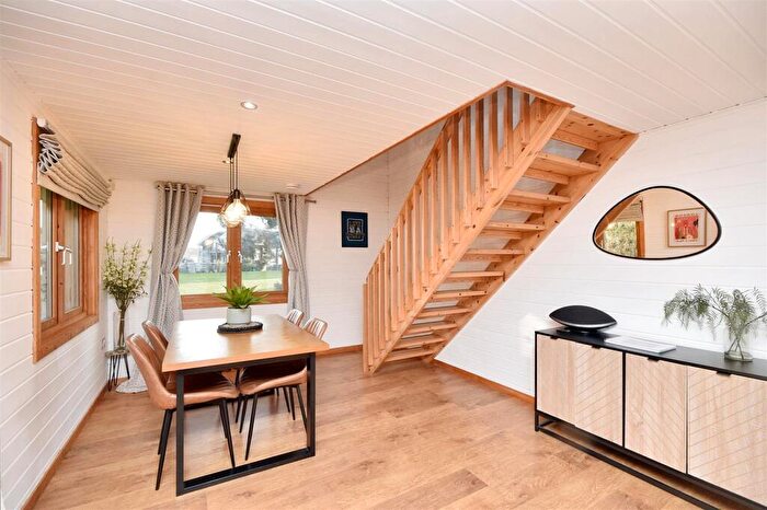 2 Bedroom Detached House For Sale In Fairway Lakes, Caldecott Hall, Fritton, Great Yarmouth, NR31