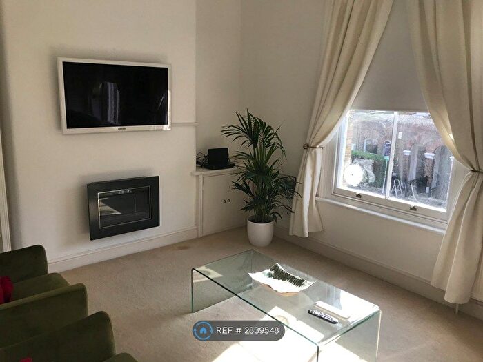 1 Bedroom Flat To Rent In Grayshott Road, Wandsworth, SW11