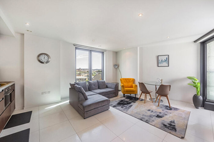 2 Bedroom Flat For Sale In Baltimore Wharf, Millwall, E14