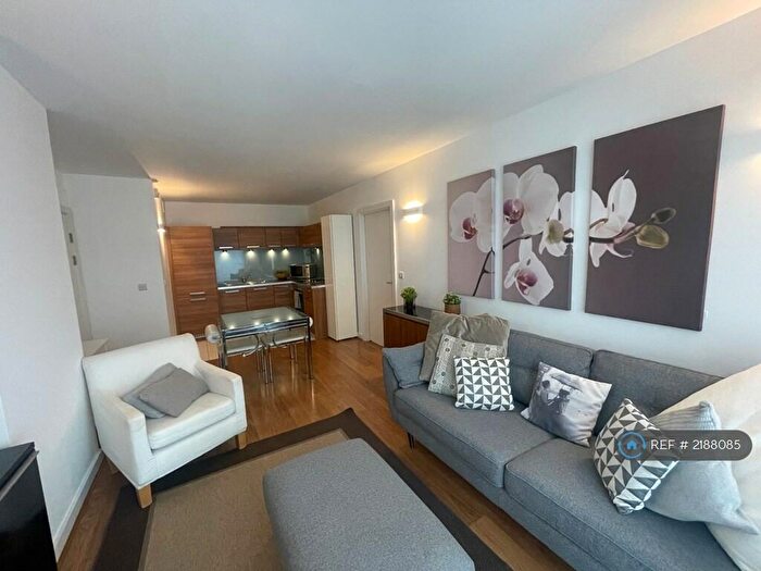 2 Bedroom Flat To Rent In Washington Building, Deptford Bridge, SE13