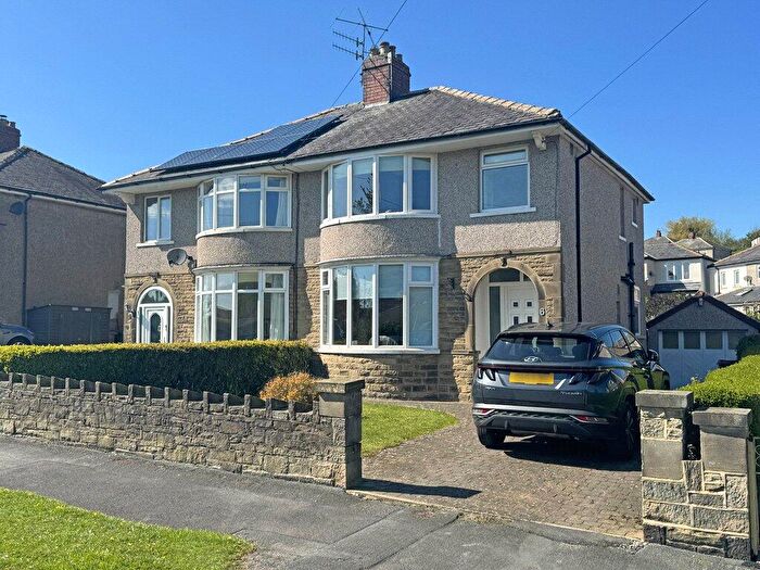 3 Bedroom Semi Detached House For Sale In Princes Drive, Skipton, North Yorkshire, BD23