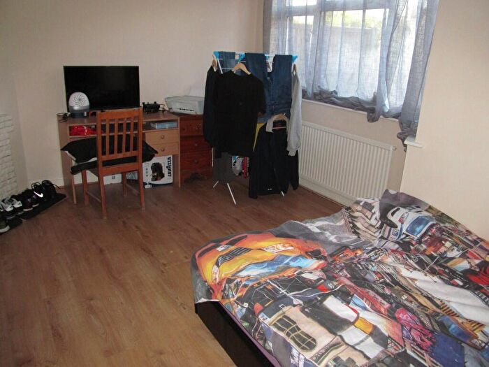 4 Bedroom Semi Detached House To Rent In Stanhope Road, Reading, Berkshire, RG2