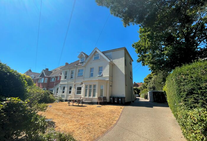 2 Bedroom Apartment To Rent In Stourwood Road, Southbourne, BH6