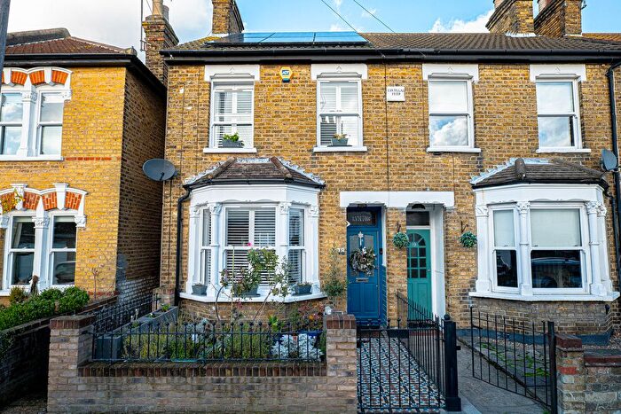 3 Bedroom Semi Detached House For Sale In North Street, Leigh-On-Sea, SS9