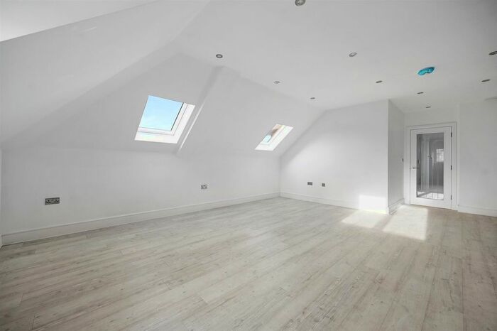 1 Bedroom Flat To Rent In Grove Road, Sutton, SM1