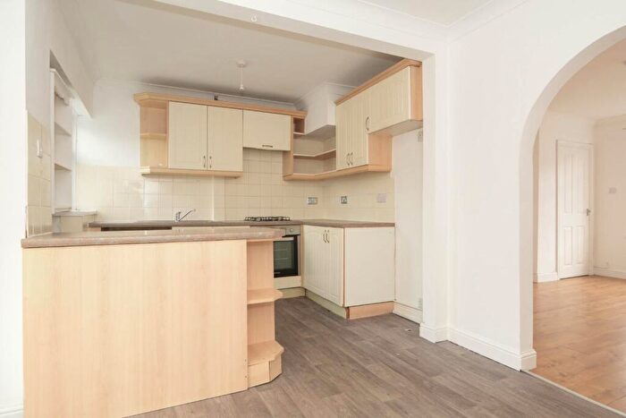 3 Bedroom Terraced House For Sale In Sommerdale Grove, LS13