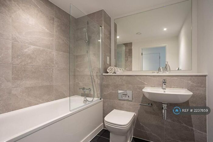 1 Bedroom Flat To Rent In Worral Street, Salford, Manchester, M5
