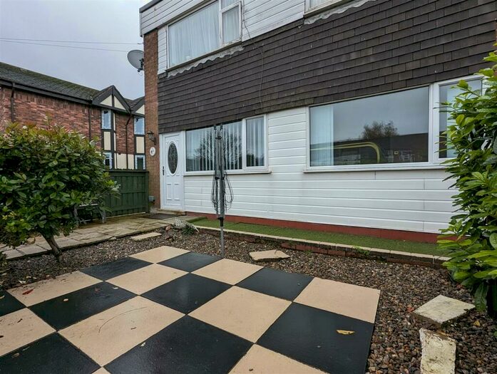2 Bedroom Flat For Sale In Bridge Court, Saltcotes Road, Lytham, FY8
