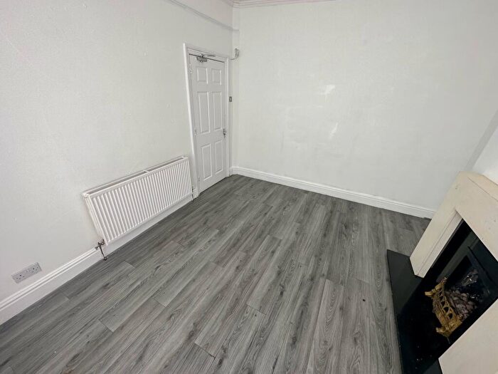 3 Bedroom House To Rent In Brookdale Road, L15
