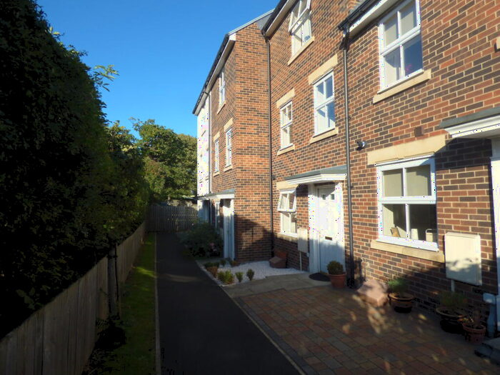 4 Bedroom House To Rent In Barrington Close, Durham City, DH1