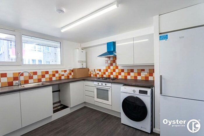 3 Bedroom Flat To Rent In Highview Gardens, London, N11