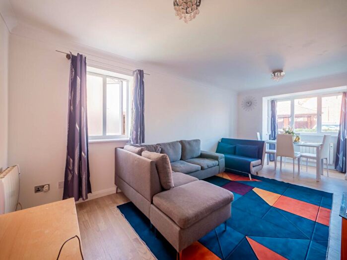 1 Bedroom Flat For Sale In St. Leonards Close, Grays, RM17