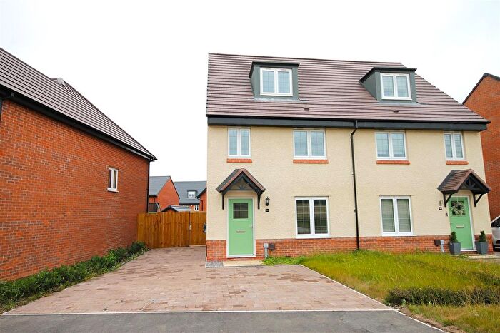 4 Bedroom Semi-Detached House To Rent In Higherside Drive, Whiston, Knowsley, L35
