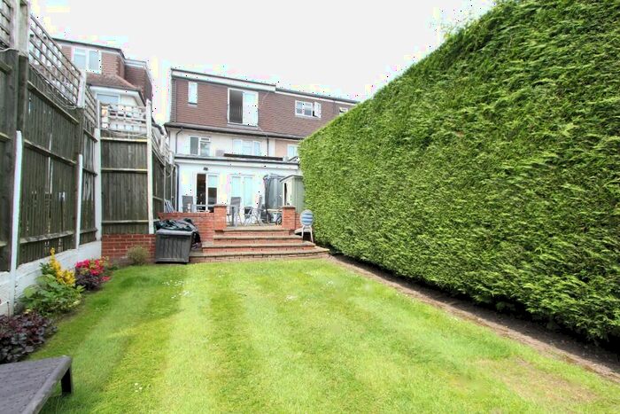 5 Bedroom Semi-Detached House To Rent In West Avenue, London, NW4