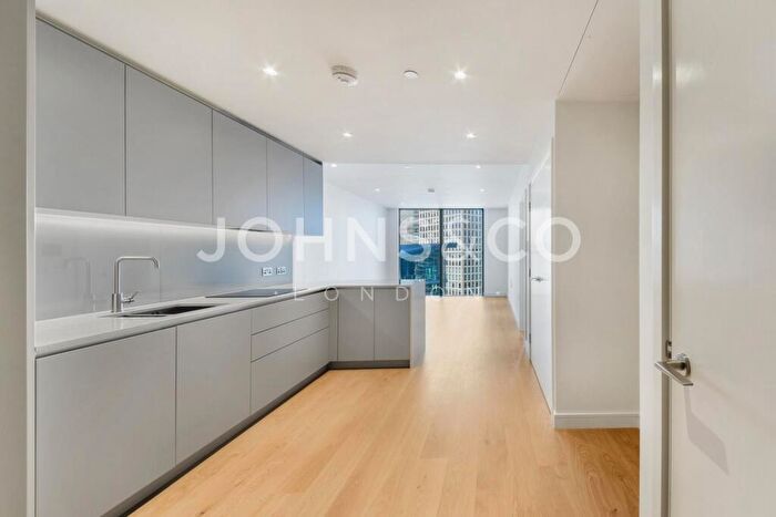 1 Bedroom Apartment For Sale In South Quay Plaza Tower, Canary Wharf, London, E14