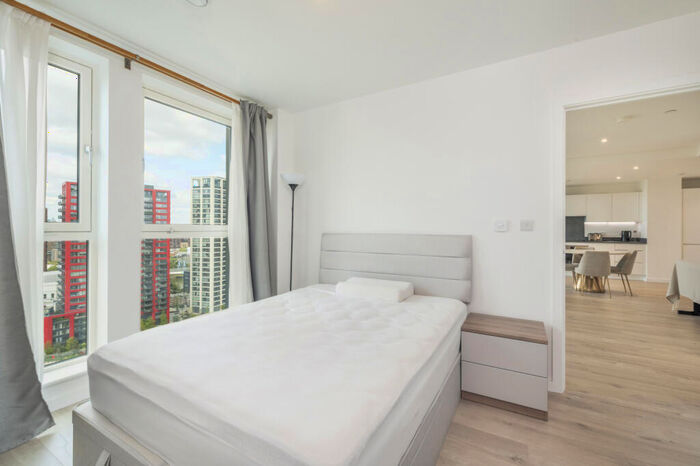 1 Bedroom Flat To Rent In Falconbrook Gardens, Canary Wharf, E16