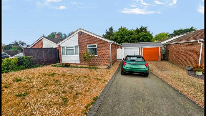 3 Bedroom Detached Bungalow For Sale In Manor Park Close, Hailsham, BN27