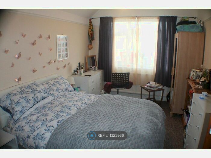 1 Bedroom Flat To Rent In Worplesdon Road, Guildford GU2