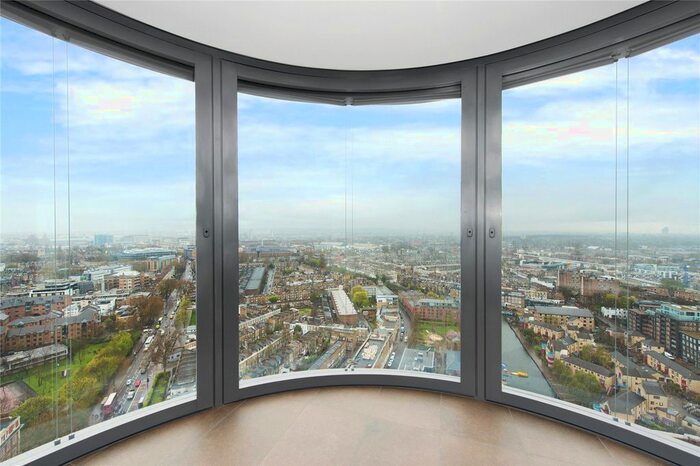 2 Bedroom Flat For Sale In Chronicle Tower, B City Road, London, EC1V