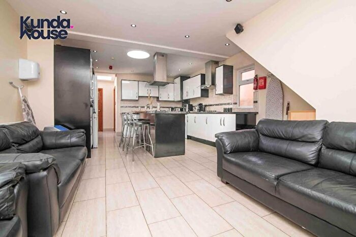 9 Bedroom House To Rent In Dawlish Road, Birmingham, Selly Oak, B29