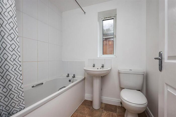 2 Bedroom End Of Terrace House To Rent In Viking Court, Bracebridge Heath, LN4