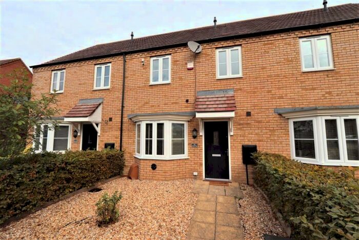 3 Bedroom House To Rent In Kestrel Way, Leighton Buzzard, LU7