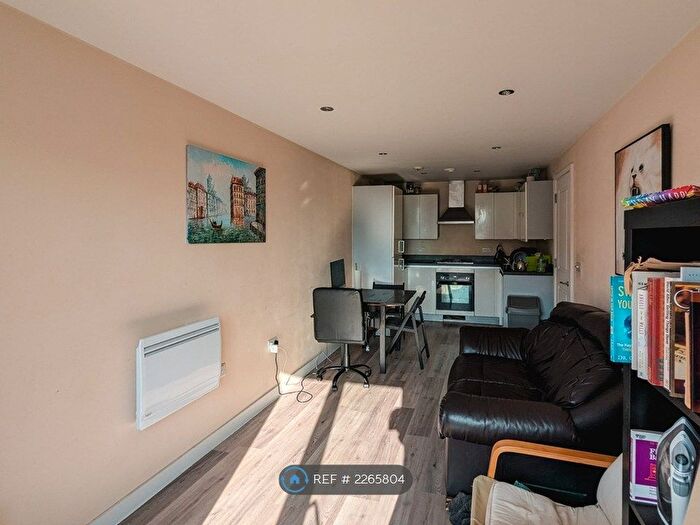 2 Bedroom Flat To Rent In Durnsford Road, Wimbledon, SW19