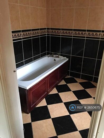 1 Bedroom Flat To Rent In Chapel Lane, Halifax, HX3