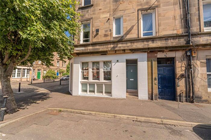 2 Bedroom Maisonette For Sale In Dickson Street, Edinburgh, EH6